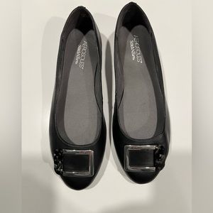 Aerosoles black flat slip-on shoes. Women’s size 9.5.